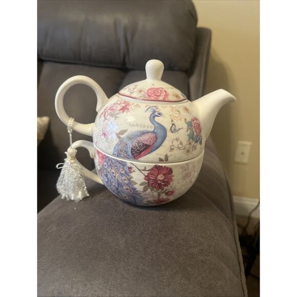 Luu BV Other - Peacock Tea For One Set Stackable Teapot Cup Mug Floral Pink Gold Tassel Luu BV